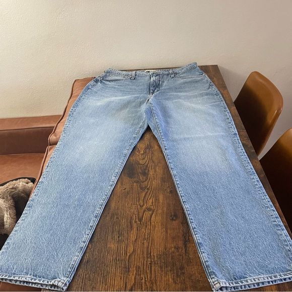 Madewell The Tall Curvy Perfect Vintage Straight Jean in Seyland Wash - Picture 14 of 16